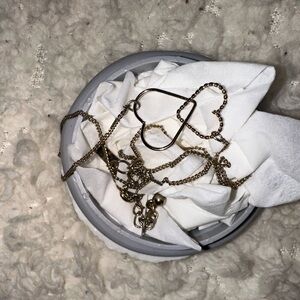 Bright Gold Heart Pendant Necklace – Dainty & Feminine – Never Worn